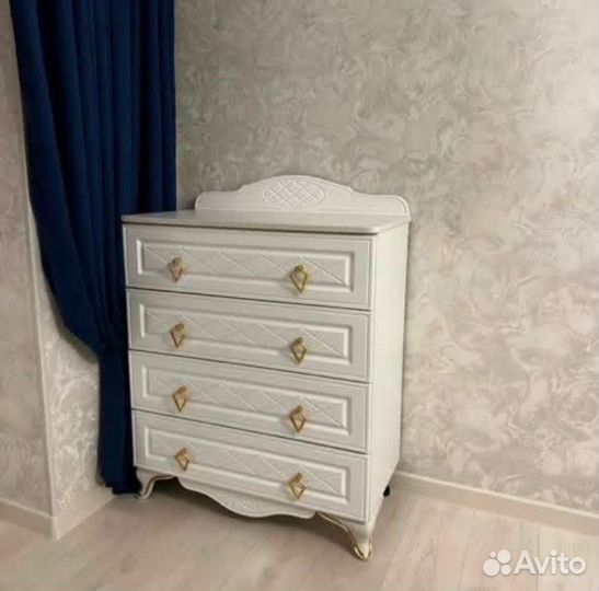 Детская кроватка. Комод. Шкаф 