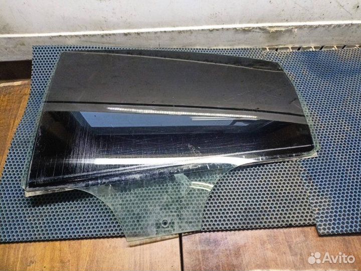 Стекло двери задней левой Volkswagen Passat B5 AWM