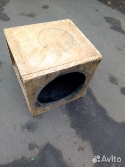 Короб под динамик 10