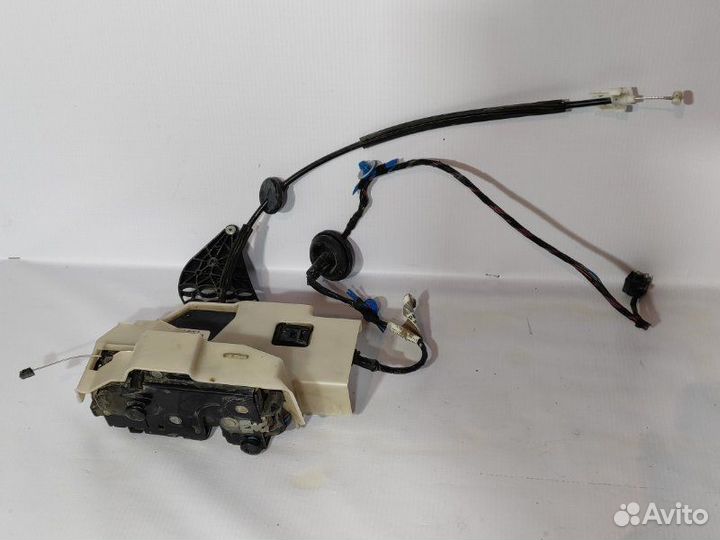 Замок двери задний правый Porsche Cayenne 955 M48