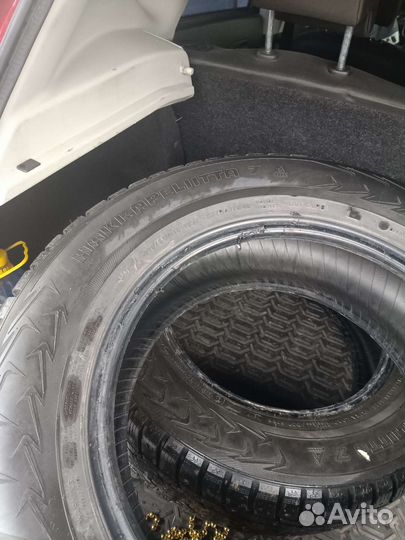 Nokian Tyres Hakkapeliitta 7 215/65 R16