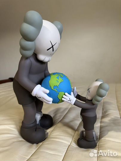 Фигурка Kaws The Promise