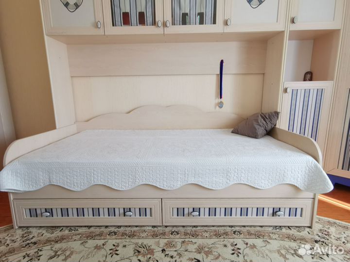 Спальный гарнитур