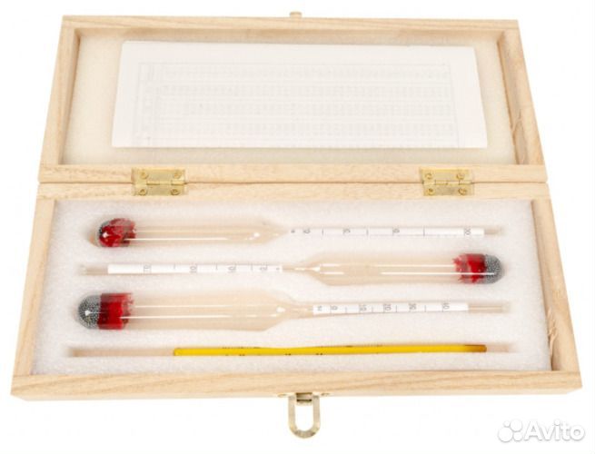 Набор ареометров и термометра спиртового. В деревя
