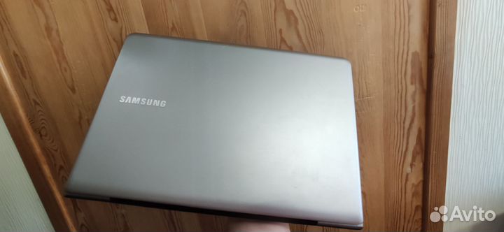 Из металла Samsung 13.3