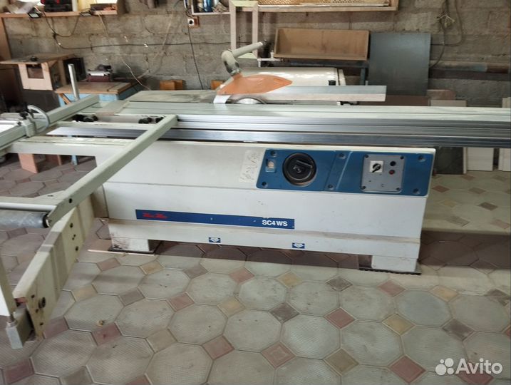 Форматно-раскроечный станок по дереву