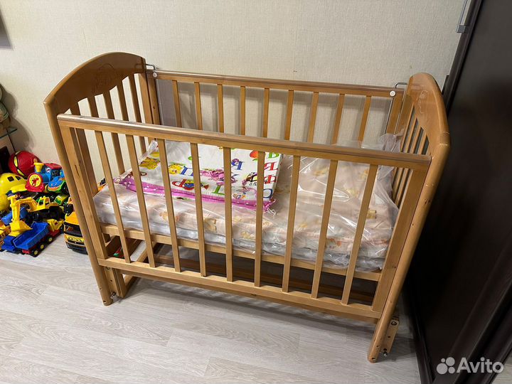 Кроватка-маятник для новорожденного