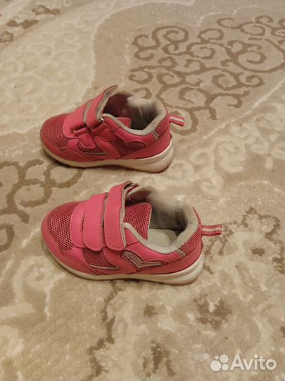 Кроссовки детские