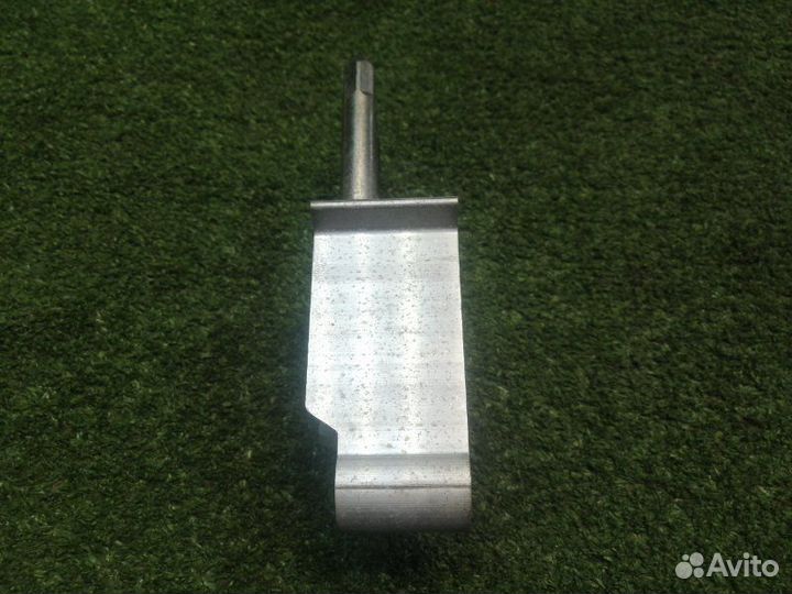 Кронштейн правый Volkswagen Jetta 2014