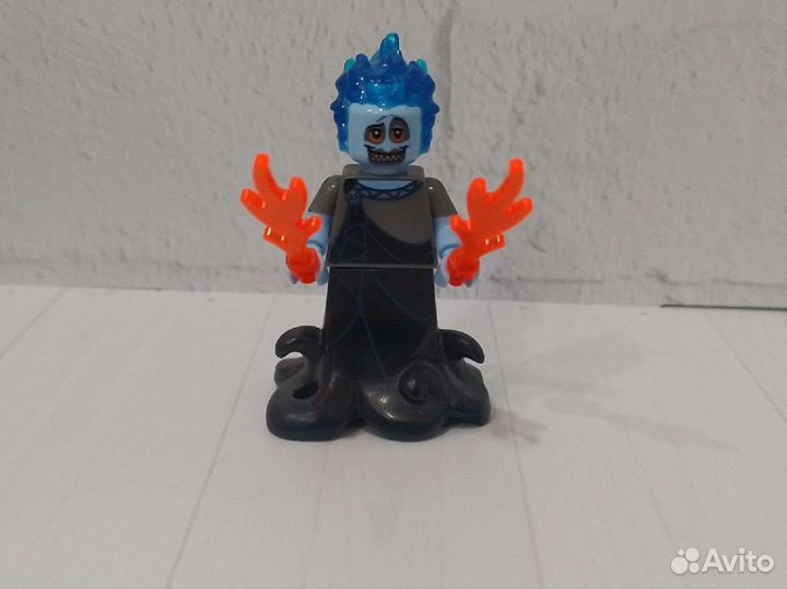 Лего минифигурка Аида