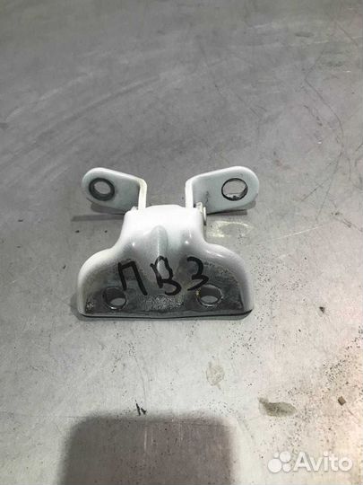 Петля задняя правая верх. Solaris 2