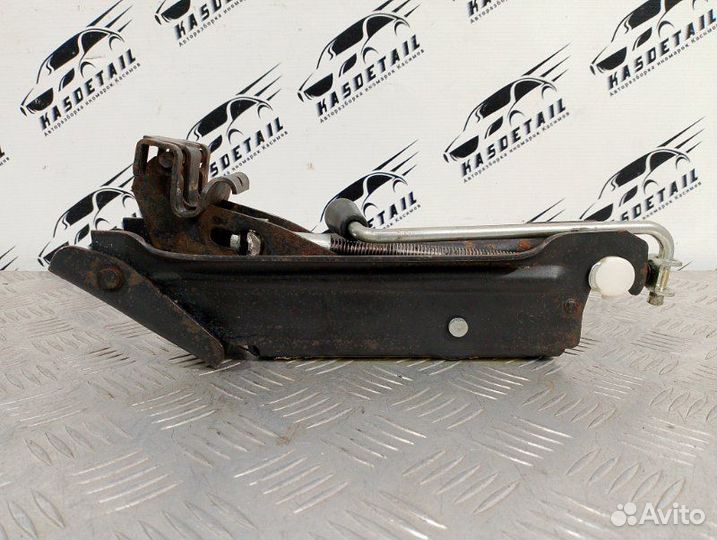 Домкрат Volkswagen Jetta BSE 2008