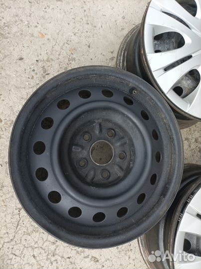 Диски r16 Toyota + колпаки