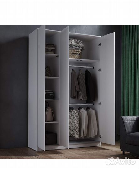 Шкаф распашной трехдверный новый