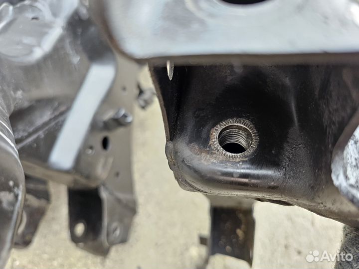 Подрамник Mitsubishi Lancer 9 оригинал