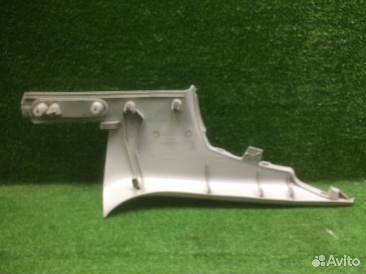 Обшивка стойки правая Ford Focus 2 седан 1.8 2008