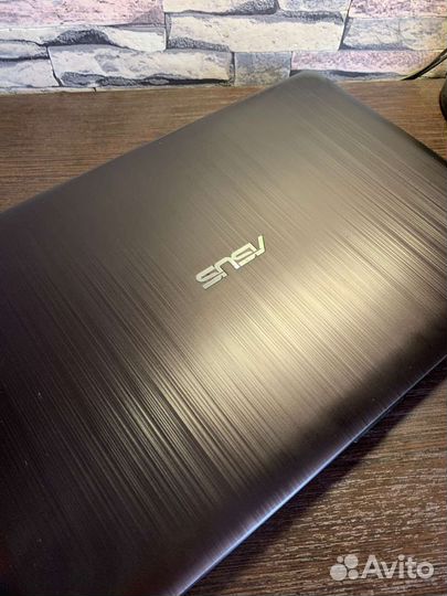Ноутбук asus