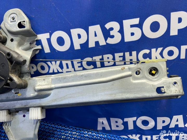 Передний правый стеклоподъемник Peugeot 308
