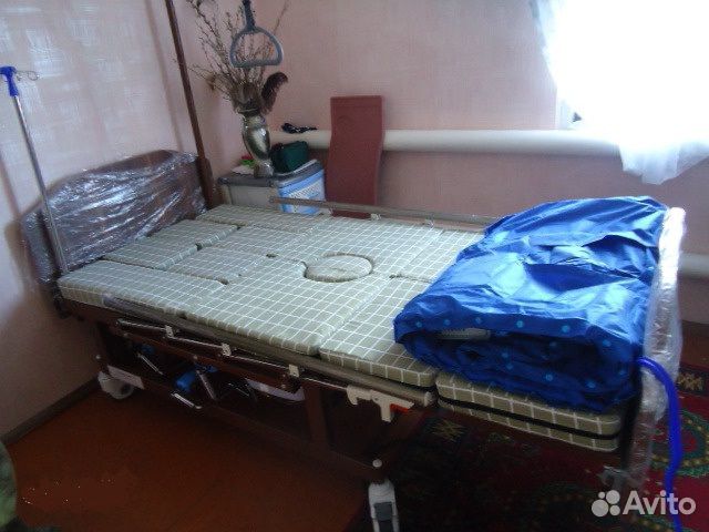 Медицинская кровать ф-ции кресла,туалет,переворот