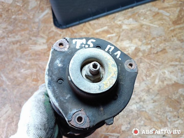 Стойка амортизатора передняя Audi A3 8P 2004