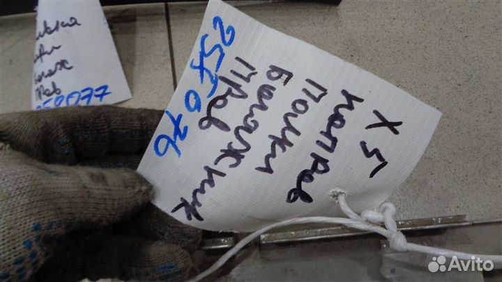 Направляющая шторки багажника правая BMW X5 E53 1