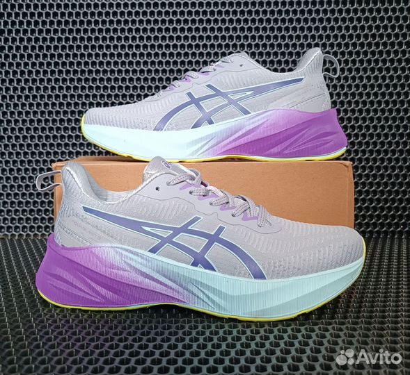 Кроссовки женские Asics Novablast 3