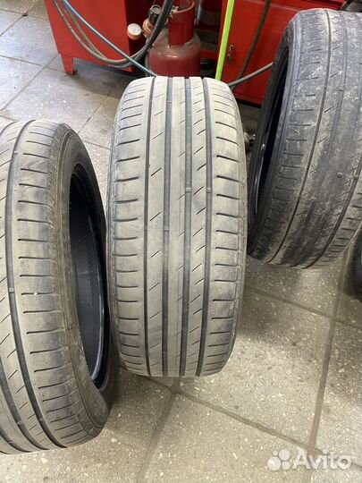 Kumho Ecsta PS71 235/55 R19