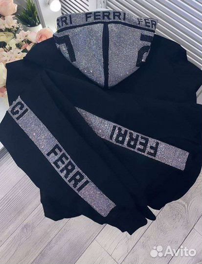 Спортивный костюм