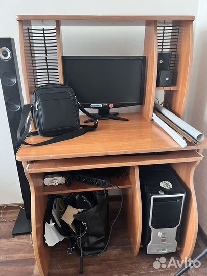 Компьютерный стол