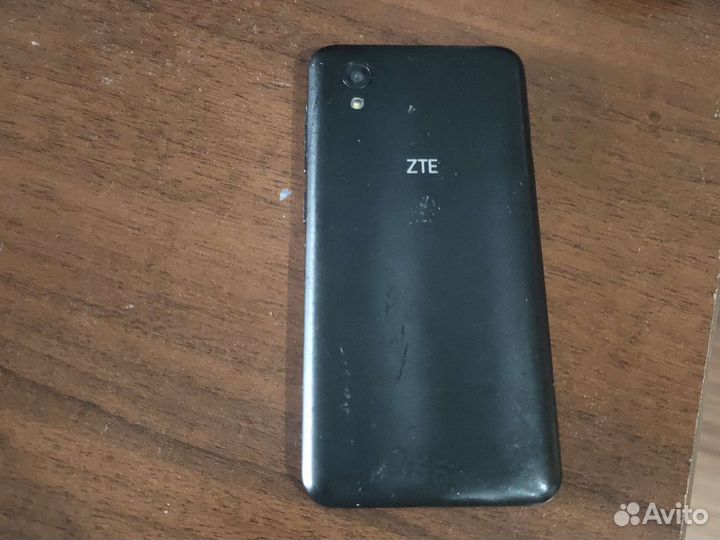 Телефон ZTE