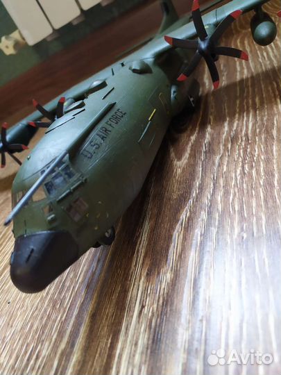 C-130-j-30 военно транспортный самолëт