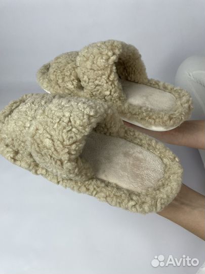 Женские домашние тапочки