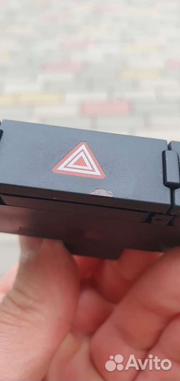 Кнопка аварийной сигнализации audi q7