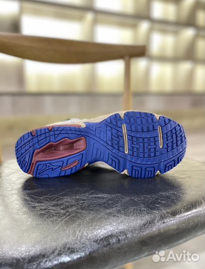 Кроссовки Mizuno Wave Solar