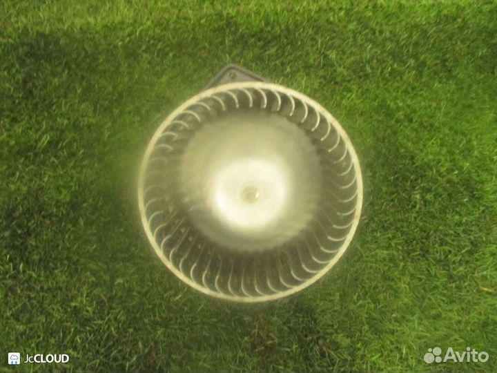 Мотор печки на nissan largo W30 KA24DE