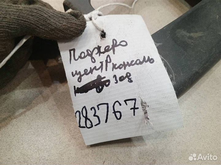 Консоль центральная Mitsubishi Pajero iO 1998-2007