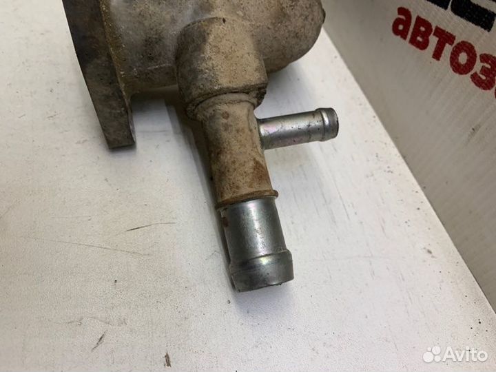 Корпус термостата Hyundai Solaris седан 1.4 G4FA