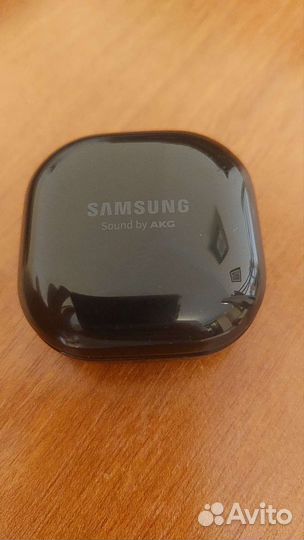 Беспроводные наушники samsung galaxy buds live