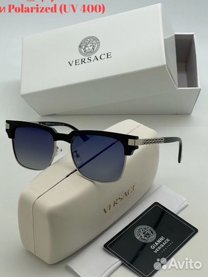 Солнцезащитные очки versace