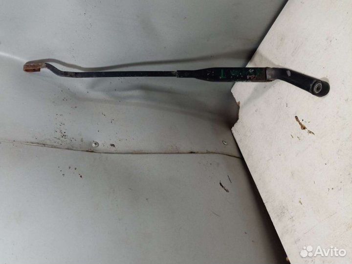 Поводок стеклоочистителя левый Opel Vectra B седан