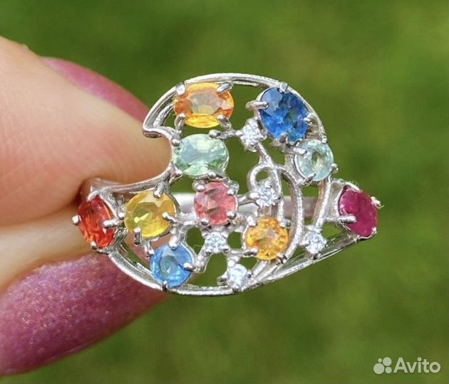 Серебряное кольцо с сапфирами