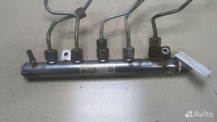 Рампа топливная Opel Vivaro, 2015