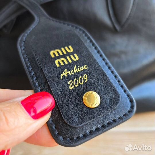 Сумка Miu Miu из плотной кожи