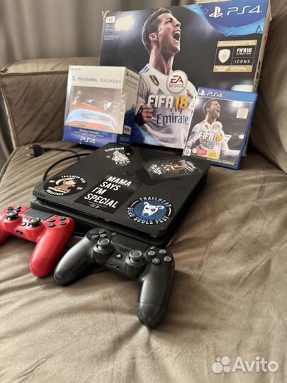 Sony playstation 4 slim 1tb + 2 джостика+FIFA