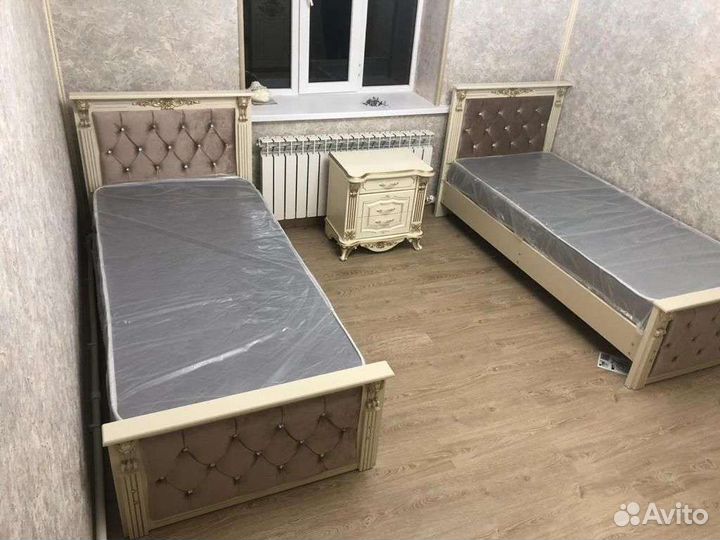 Кровать