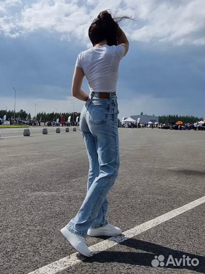 Джинсы