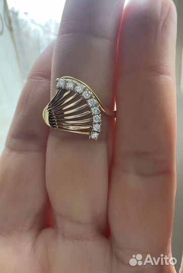 Золотое кольцо с брил 0,135 кт