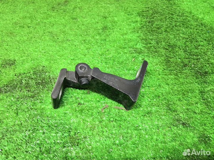 Петля двери задней правой нижняя Audi A5 /S5 Coup