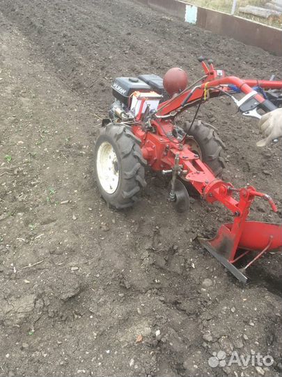 Вспашка плугом