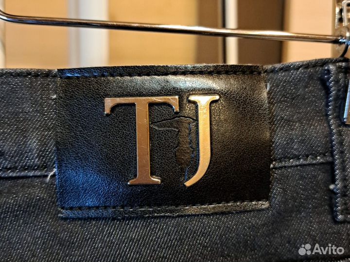 Джинсы 26 на болтах trussardi jeans